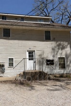 Building Photo - 507 Henrie Ave