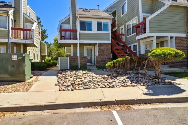 Building Photo - 972 S Dearborn Way