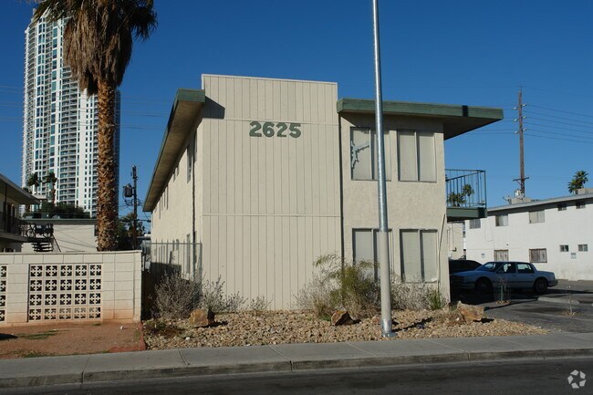 Building Photo - 2625 Van Patten St