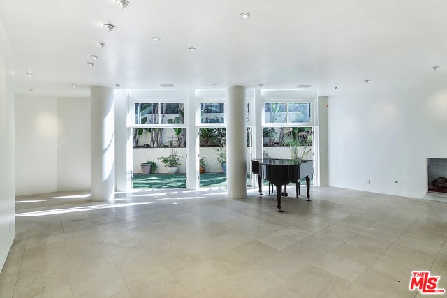 Building Photo - 1368 Vireo Dr