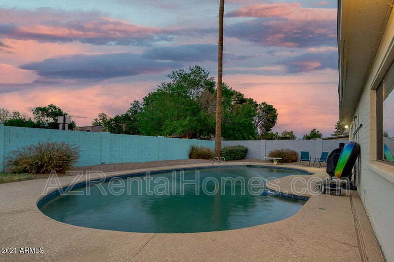 Foto principal - 2110 W De Palma Cir