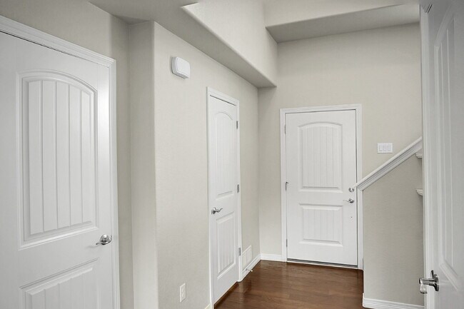 Foto del edificio - $2,195.95 - 3 Bed, 2.5 Bath Home in Colorado Springs with Fenced Yard and In-Unit Laundry!