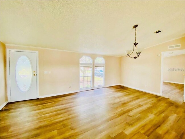 Foto del edificio - 3214 Silver Lake Ct