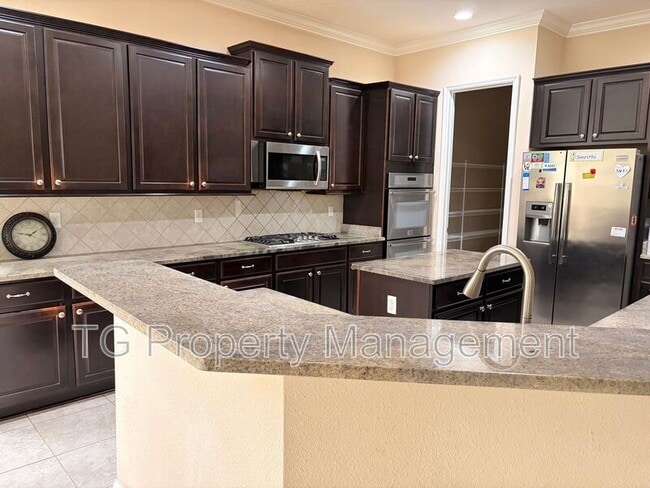 Building Photo - 305 Medio Dr