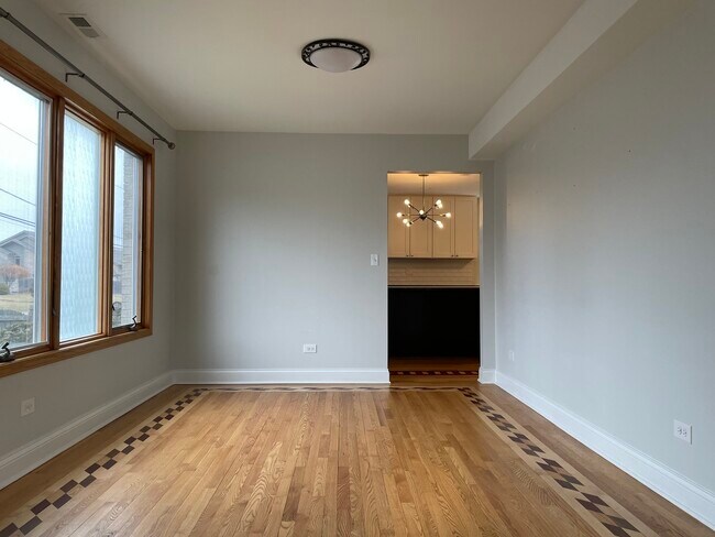 Building Photo - 10001 S 81st Ave