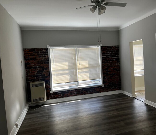 Foto del edificio - STUDIO $1495 LOS FELIZ HARDWOODS EXPOSED B...