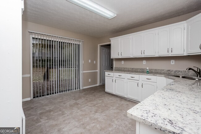 Building Photo - 3851 Sundowner Ct SE