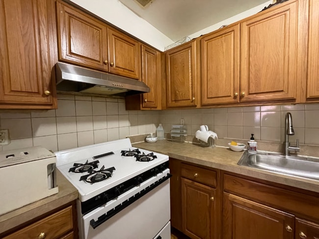 Photo - 93-18 170th St Apartment