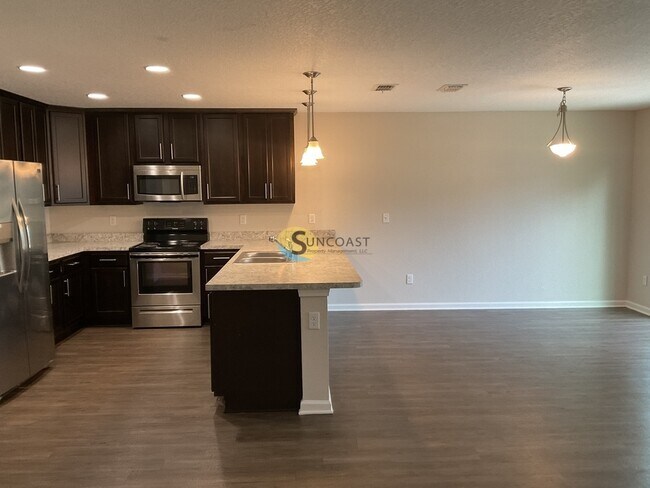 Foto del edificio - 7323 Richardson Rd