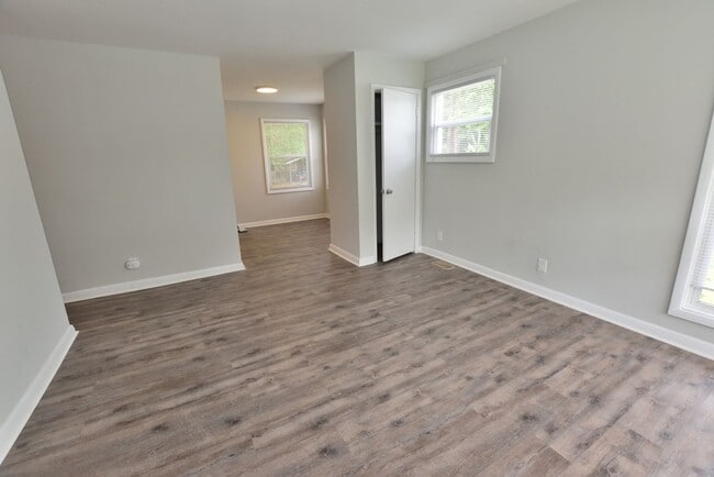 Foto del edificio - 321 Briarcliff Rd