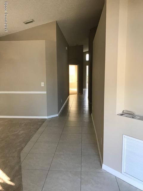 Building Photo - 934 Shaw Cir