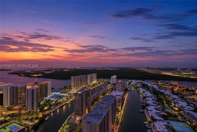 Foto del edificio - 16001 Collins Ave
