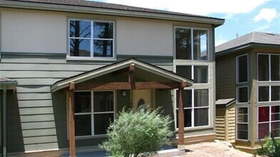 Building Photo - 1481 E Ivy Ln