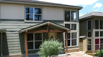 Building Photo - 1481 E Ivy Ln