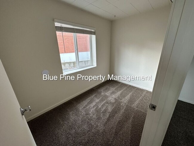 Building Photo - 1440 Alice Ave