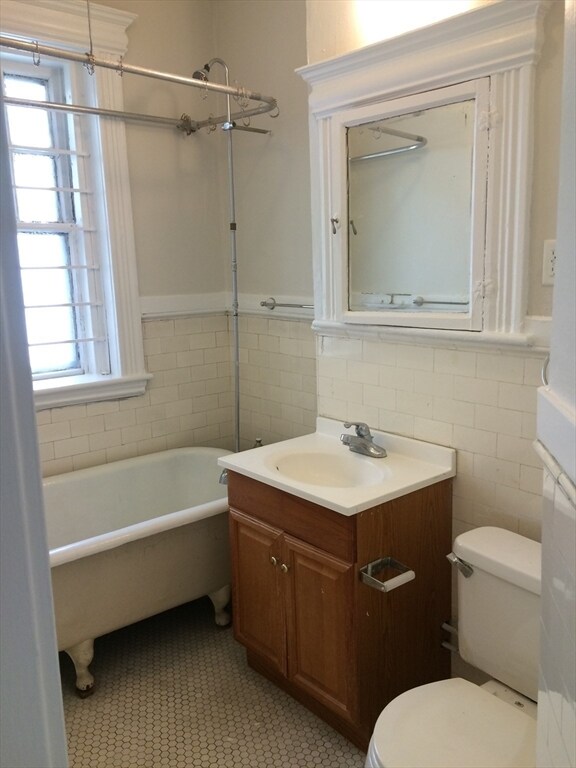 Building Photo - 1111 Boylston St