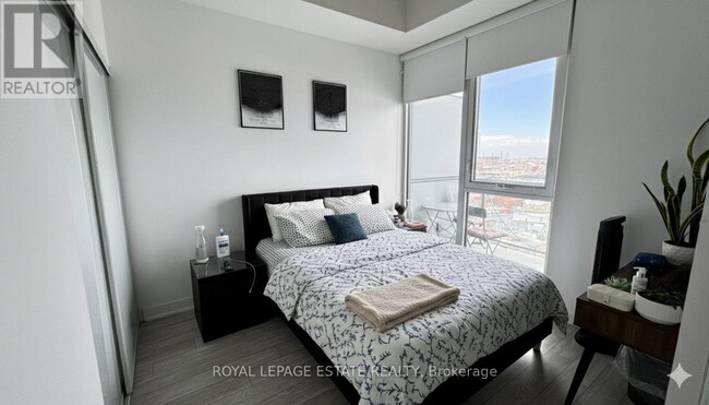 Photo du bâtiment - 15 Baseball Pl