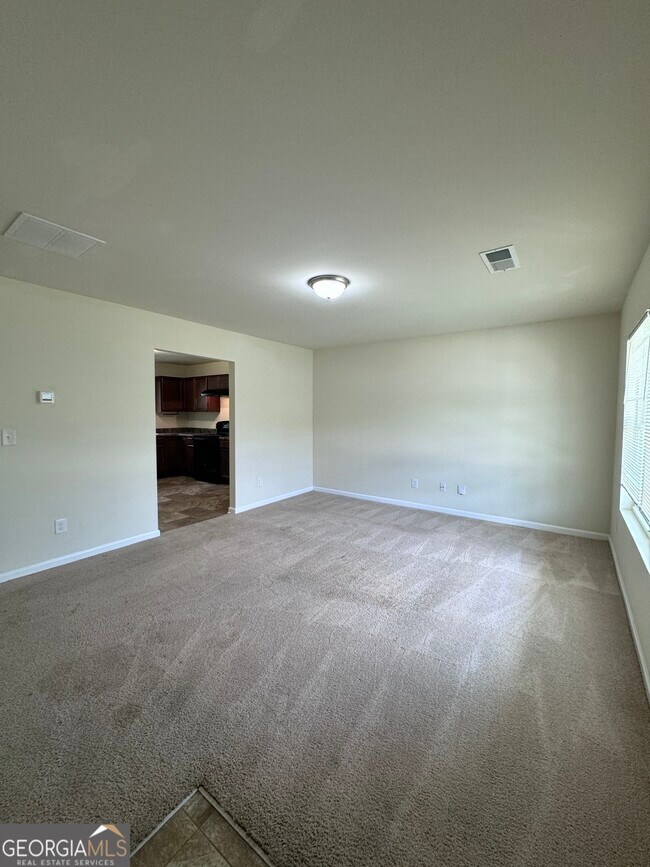 Building Photo - 286 Ella Ct