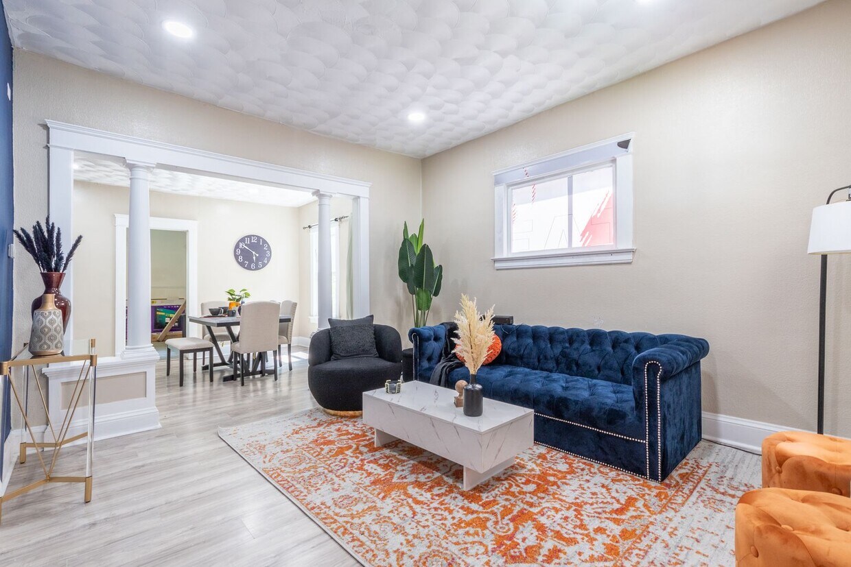 Primary Photo - 3797 W 38th St