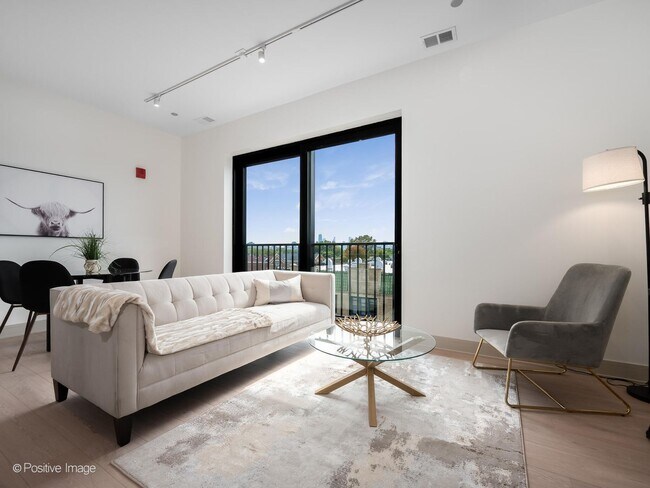 Foto del edificio - 3202 N Racine Ave