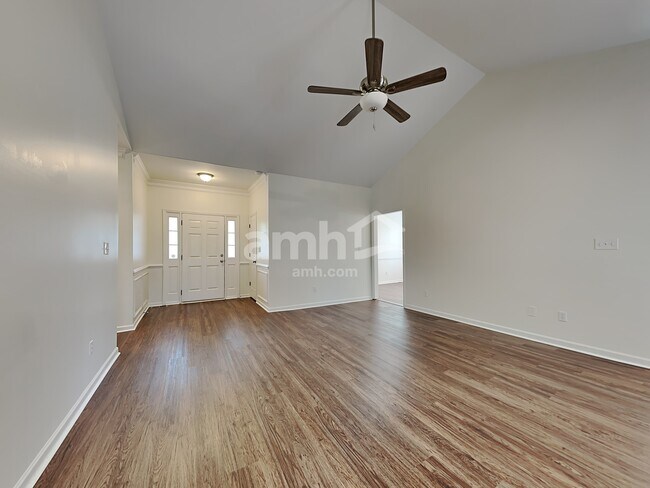 Building Photo - 229 Cinnamon Way