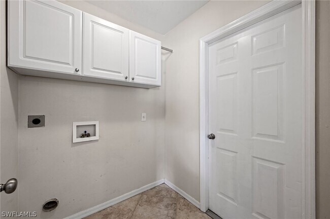 Building Photo - 1628 SW 18th Ln