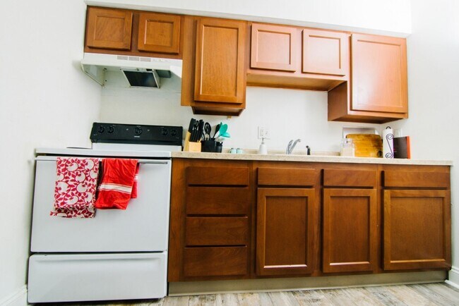 Interior Photo - The Willows (Sprague and Michigan LLC)