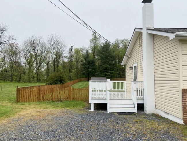 Building Photo - Clarke County Home