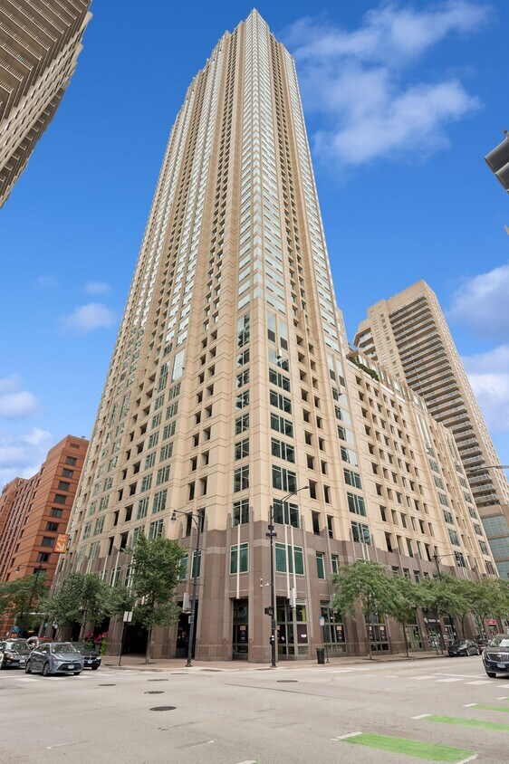 Foto principal - 33 W Ontario St