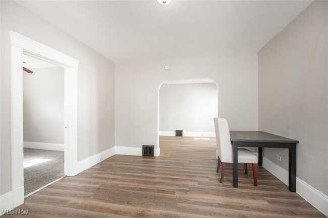 Building Photo - 844 E 154th St