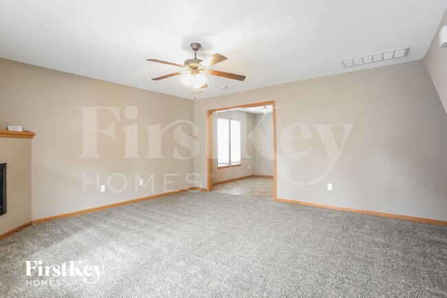 Foto del edificio - 316 NE Coldwater Creek Dr