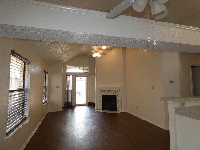 Foto del edificio - 6925 Cheswick Dr