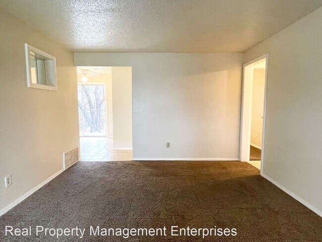 Foto del edificio - 3 br, 1.5 bath House - 5012 Brookdale Drive