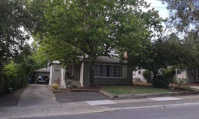 Foto del edificio - 1429 E Main St