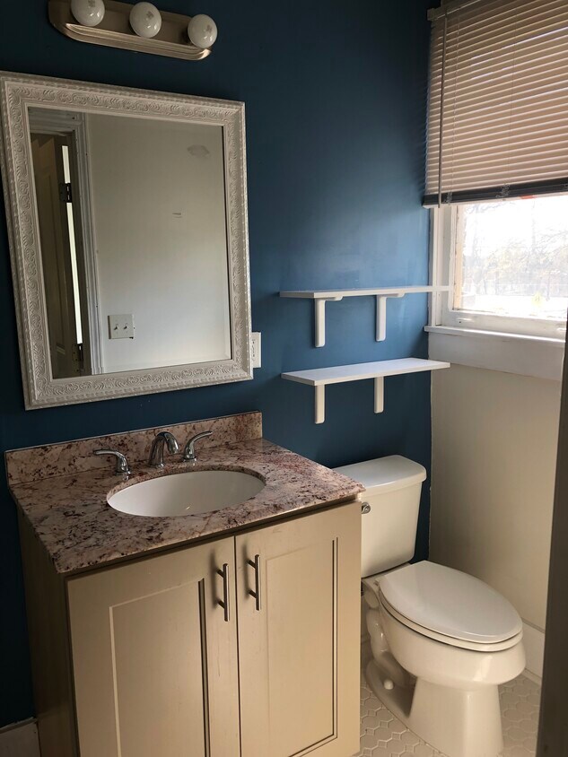 Private bathroom for Room D - SCHOOL YEAR LISTING for 769 Lawton St SW (4 bdrm a