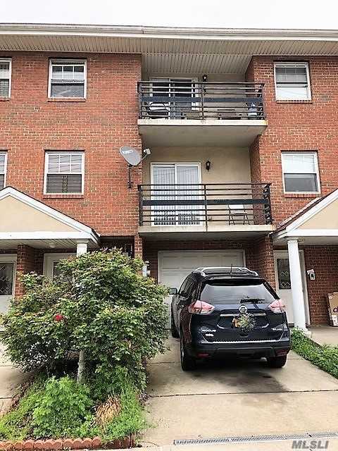 Primary Photo - 427 Amber St