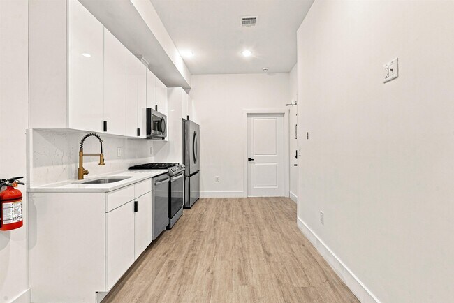 Building Photo - 234 Webster Ave