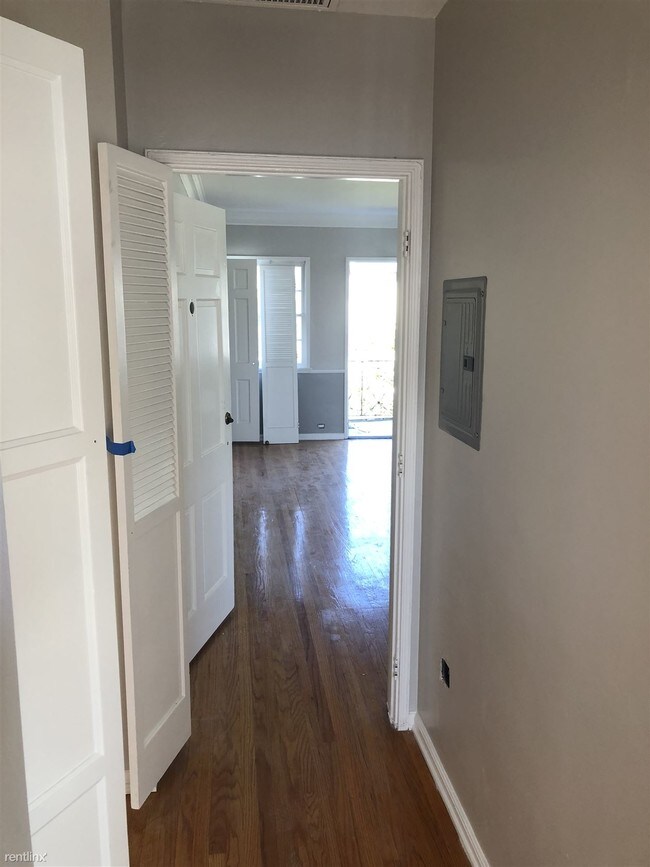 Building Photo - 1 br, 1 bath  - 5326 Loma Linda Ave Apt 5