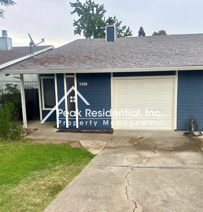 Building Photo - 5450 E Knoll Dr
