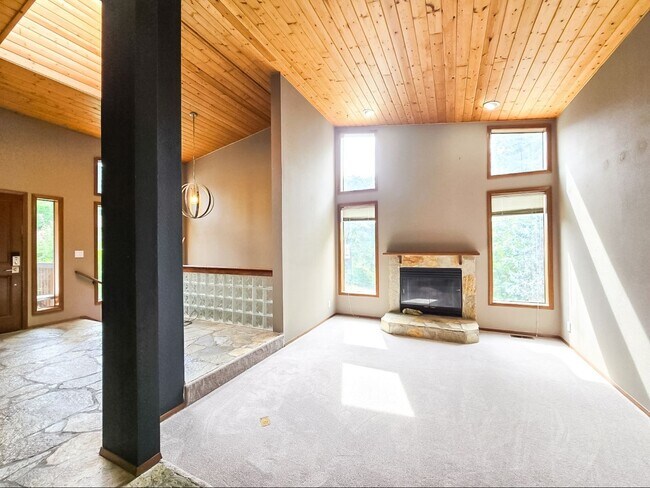 Building Photo - 11607 7th Place SE