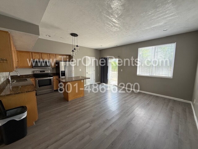 Foto del edificio - Move-in special: $500 off First months rent