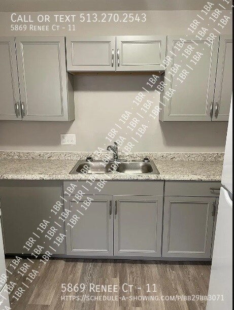 Foto del edificio - 5869 Renee Ct