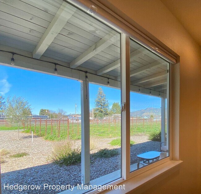 3 br, 2 bath House 5273 Solano Avenue House Rental in Napa, CA