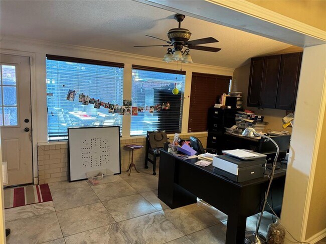 Foto del edificio - 310 E Calhoun St