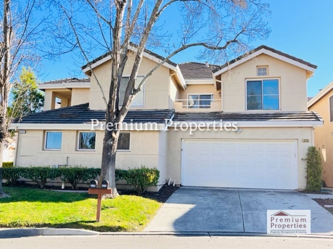 Foto principal - Beautiful 3BD/2.5BA Townhome with 1960 Sqf...