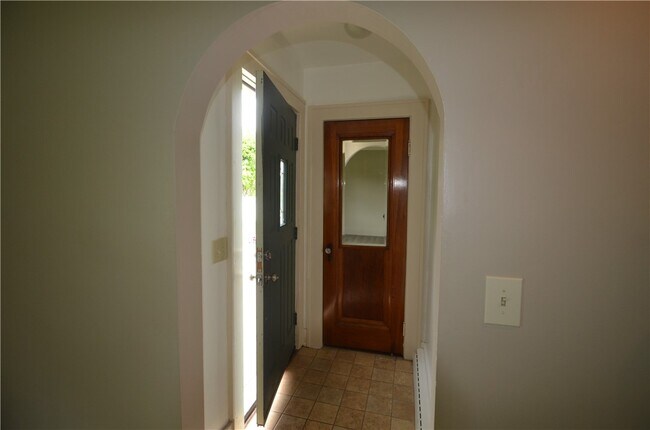 Foto del edificio - 872 Thomas Ave
