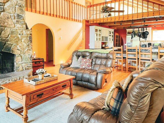 Foto del edificio - 525 Townsand Hollow Rd