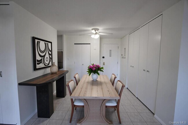 Foto del edificio - 118-17 Union Tpke Un