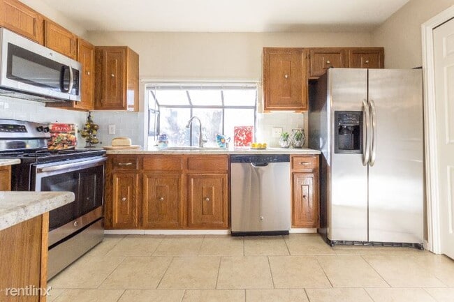 Building Photo - 2 br, 2 bath Condo - 4508 Forestgate Cir