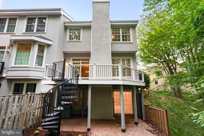 Foto del edificio - 1310 Park Garden Ln